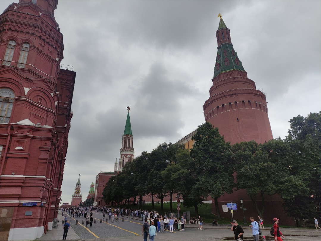 Все очень понравилось - фото в оружейной запрещено делать, и мы честно не делали. Были там
