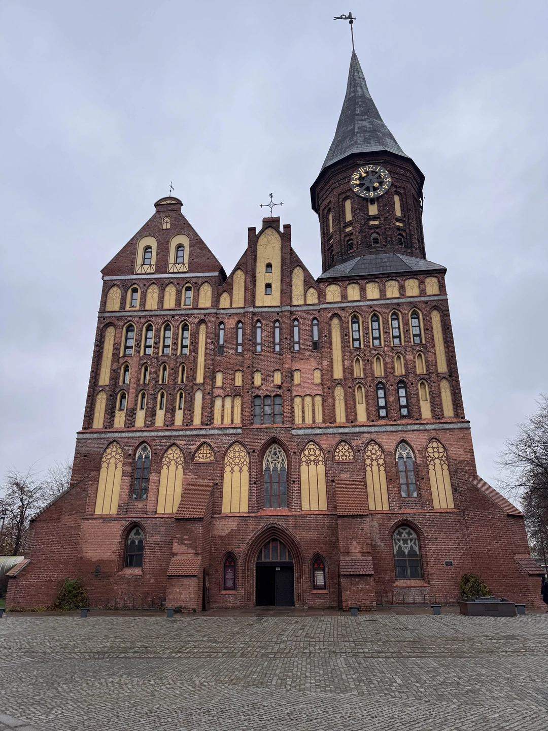 Инга потрясающий экскурсовод, очень приятный человек. Полностью провела по всем местам, которые я запланировала. Информационно подкована