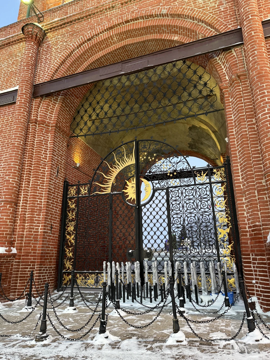 Экскурсия реально длилась 4 часа)