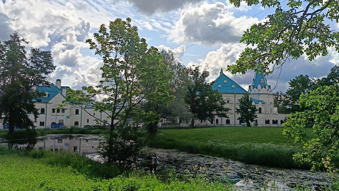 Очень понравилась экскурсия, спасибо Татьяне за интересную информацию не только по селу и дворцу, но и