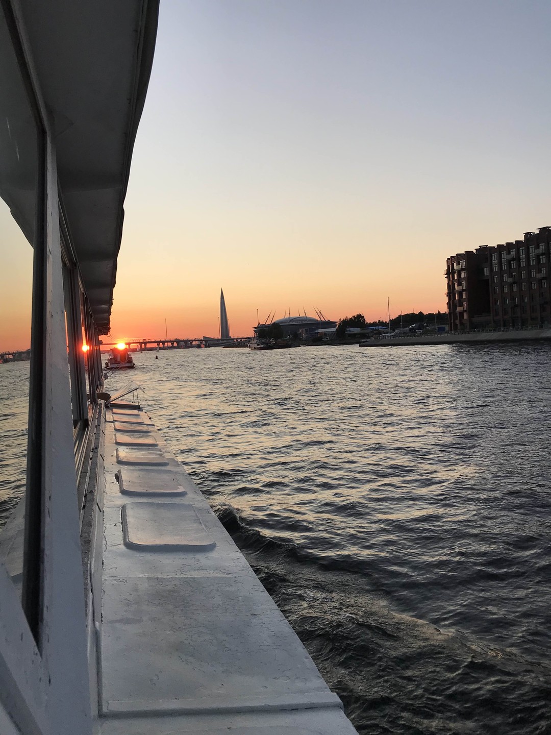 Теплоходная прогулка по Неве и Финскому заливу - на закате под живую музыку (Анастасия)