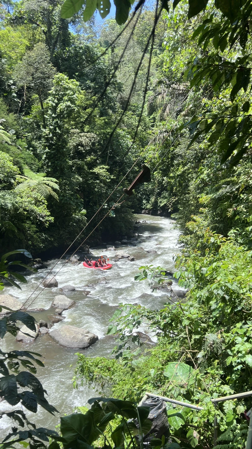 Удивительно живописный рафтинг по реке Аюнг