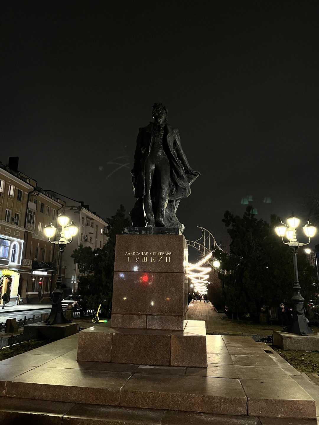 Хоть и очень быстро (экскурсия всего час), но очень содержательно и весело. Большое спасибо!