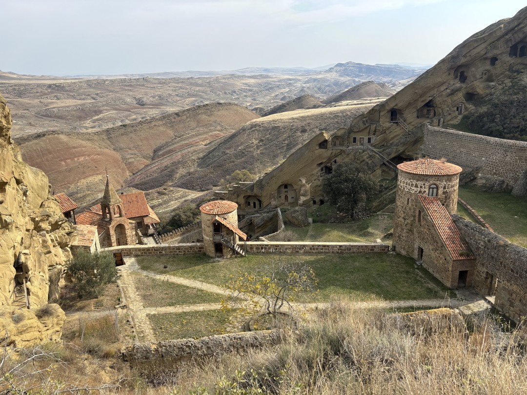Благодарим за прекрасную экскурсию! Очень красивое и благодатное место! Красивые виды и фотографии! Место сили! Гид