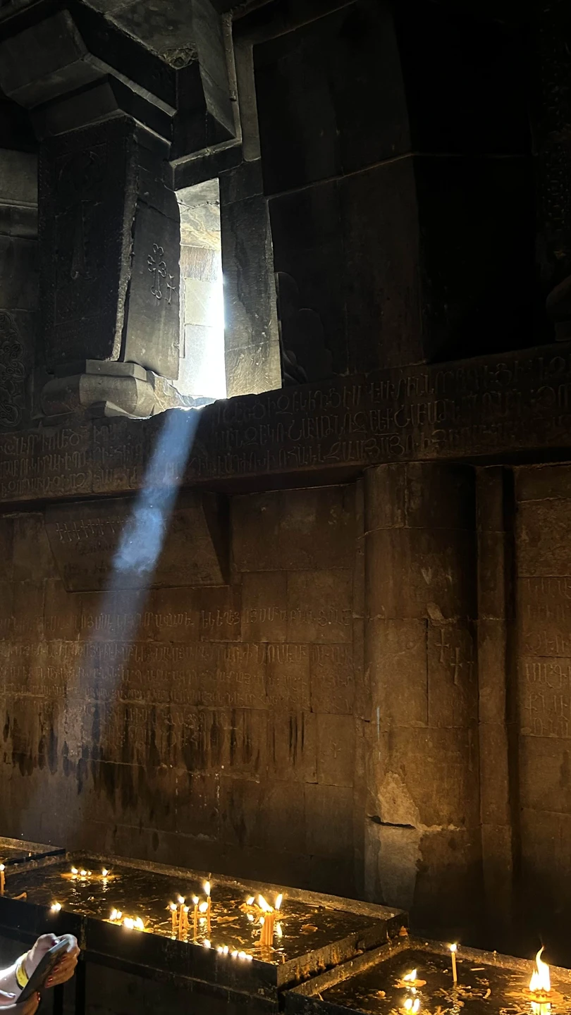 Спасибо за экскурсию, было красиво)