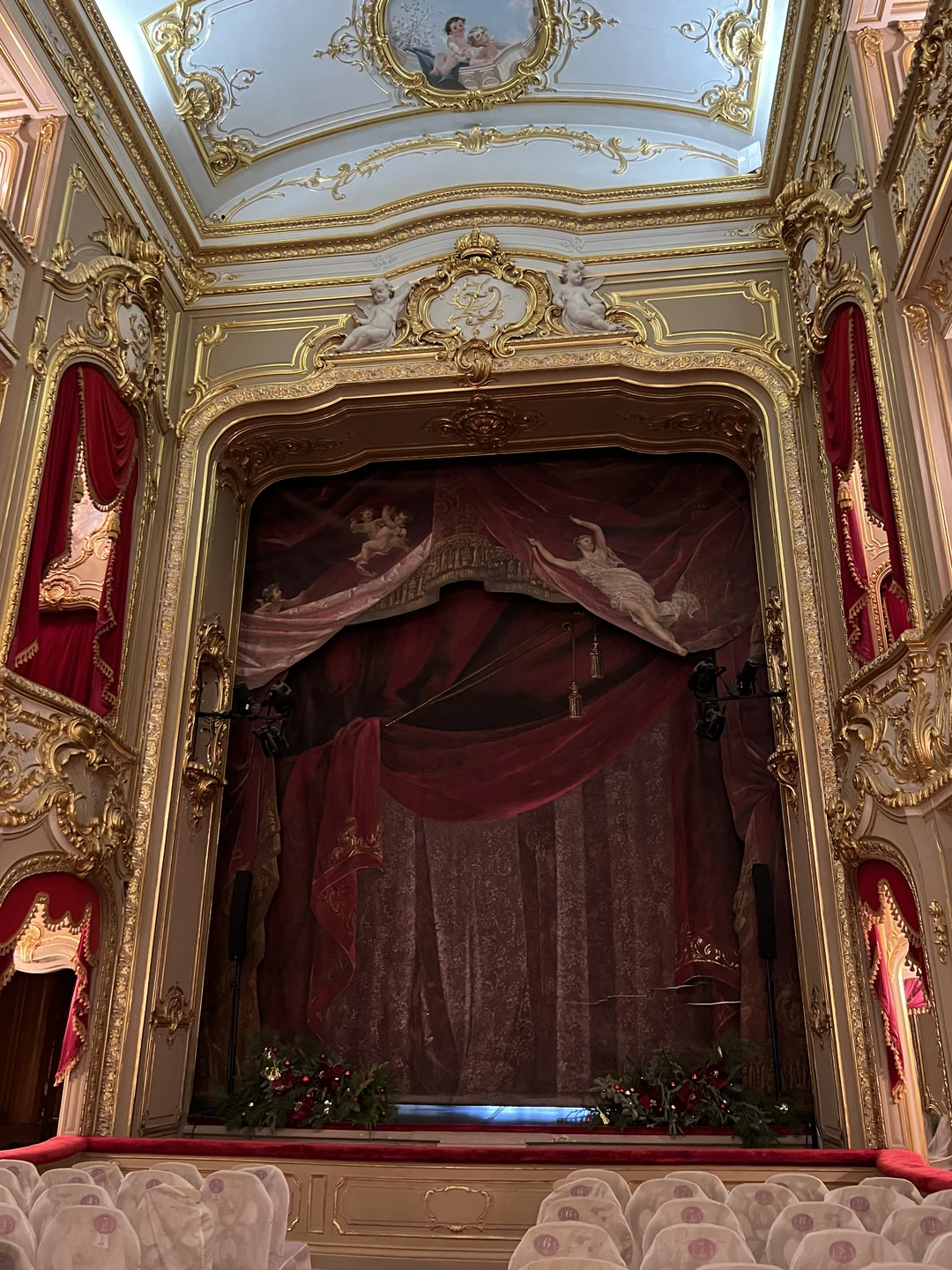 Очень интересная, насыщенная, познавательная экскурсия. Всем рекомендую. Хочется выразить огромную благодарность за это экскурсоводу Евгении, очень