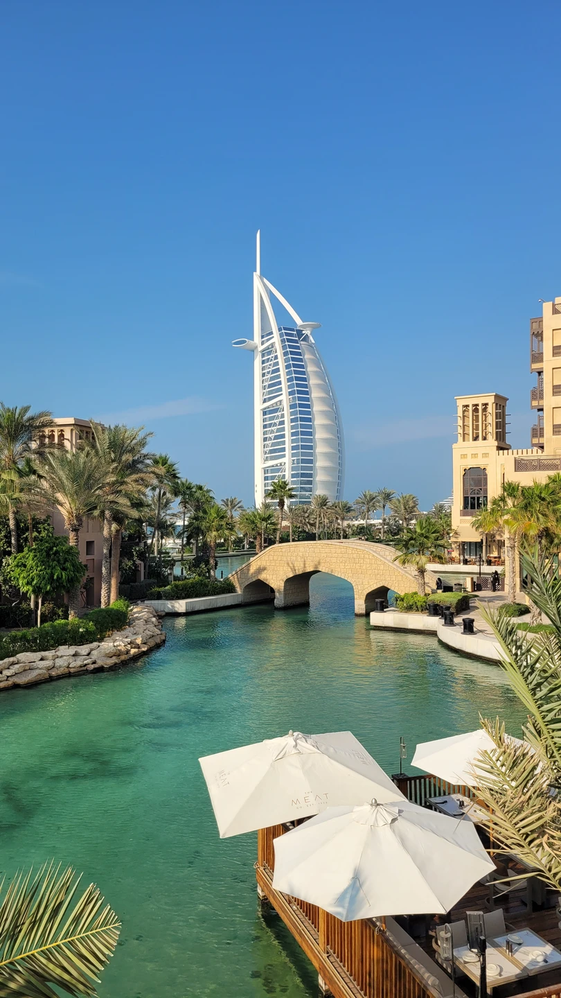 Провели прекрасный день на обзорной экскурсии. Узнали много нового о городе. Гид Хан, был очень внимателен