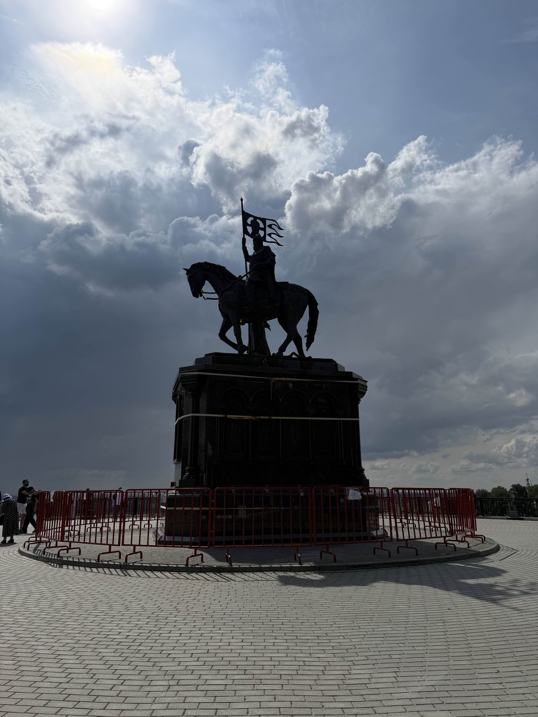 Очень интересная экскурсия. Александр профессионал своего дела, археолог. Знает много исторических фактов, разбирается в истории. Сам
