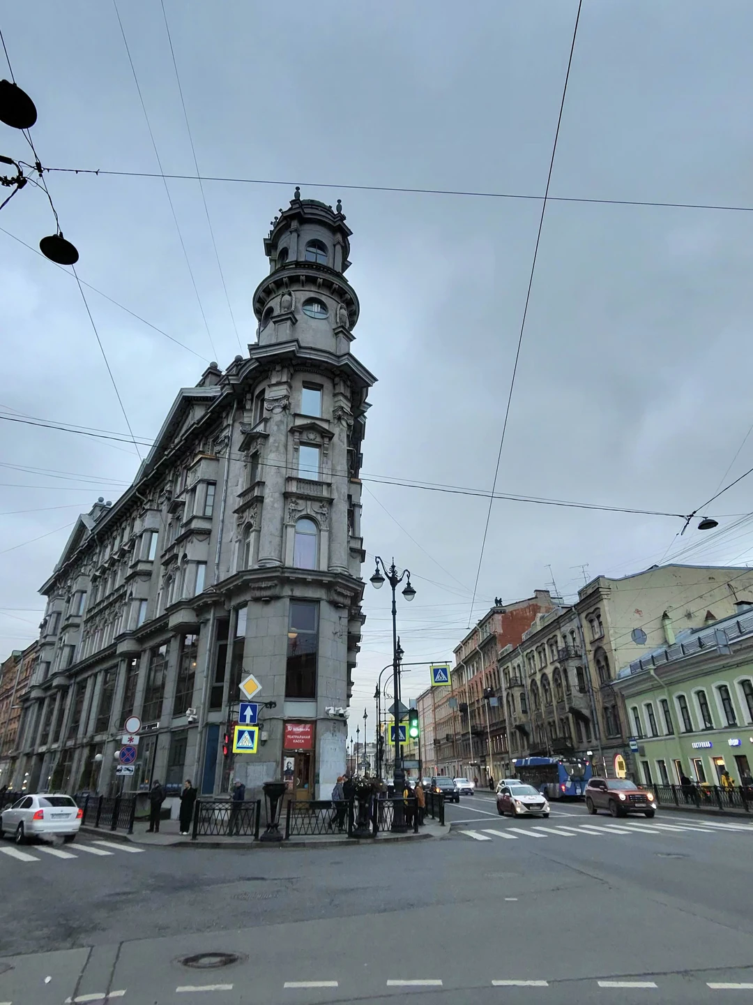 Спасибо Дмитрию за шикарный тур, несмотря на погоду, нам очень понравилось!