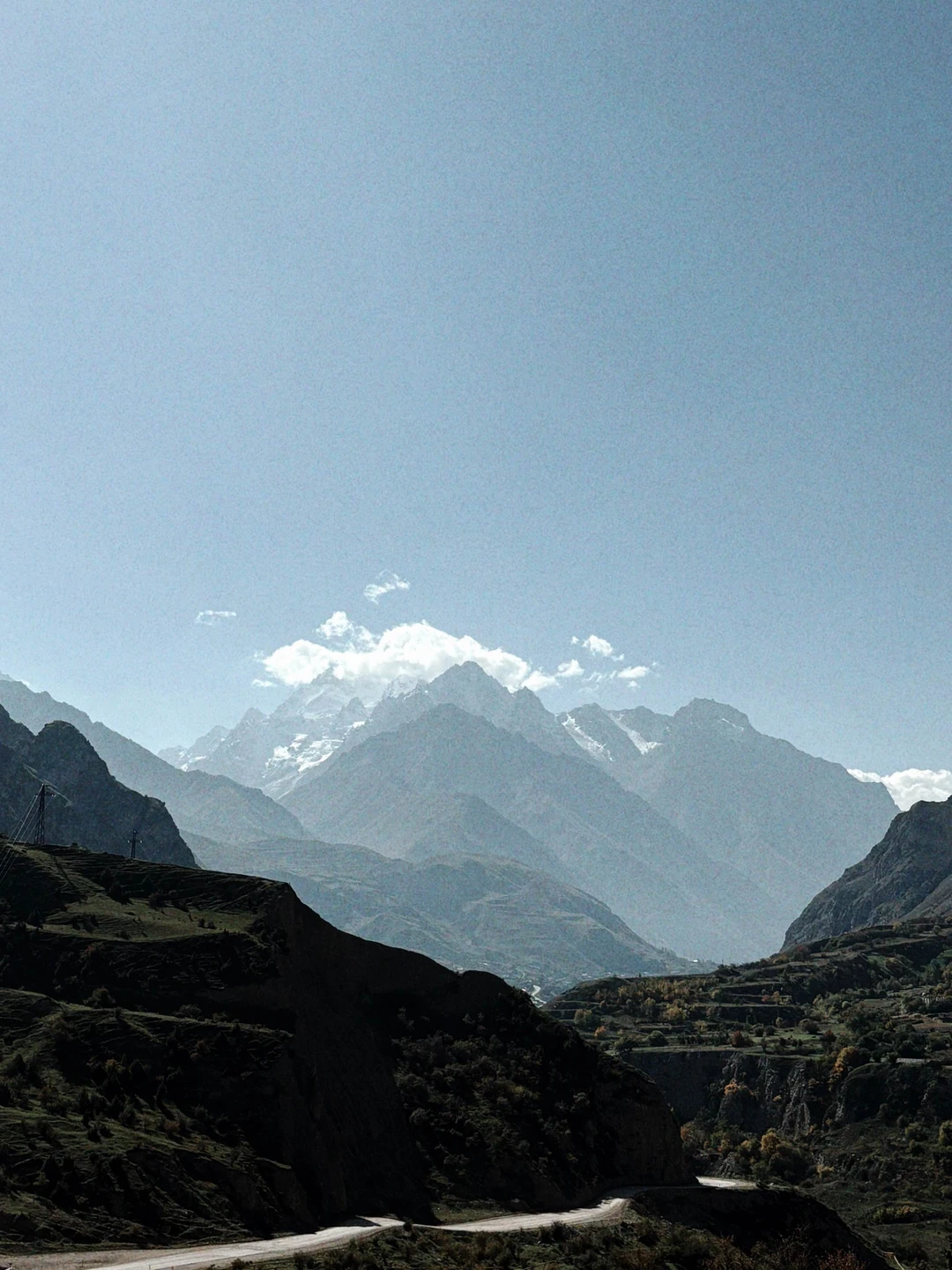 Саша лучший из лучших! Зарядил нас положительными эмоциями, показал невероятно красивые места и сделал отпуск по-настоящему