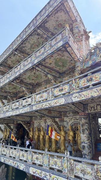 Гид очень дружелюбный и отзывчивый. Далат прекрасен. Очень красивое место. К сожалению, не успели прокатится на