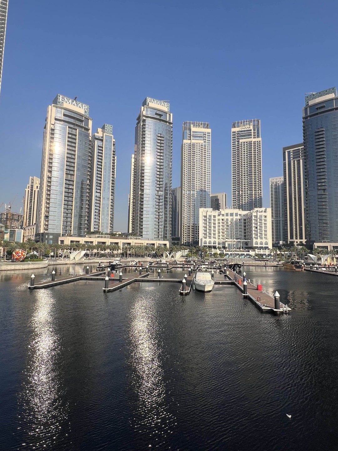 Спасибо огромное Кириллу за обзорную экскурсию по Дубаю. Немного устали, но оно того стоило. Много узнали