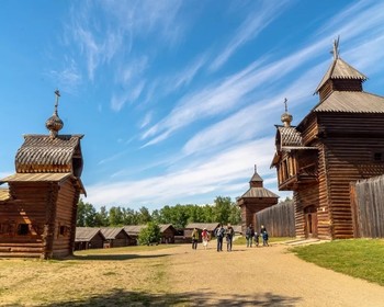 Музей деревянного зодчества «Тальцы», прогулка по Листвянке, музей Байкала и ужин на берегу озера