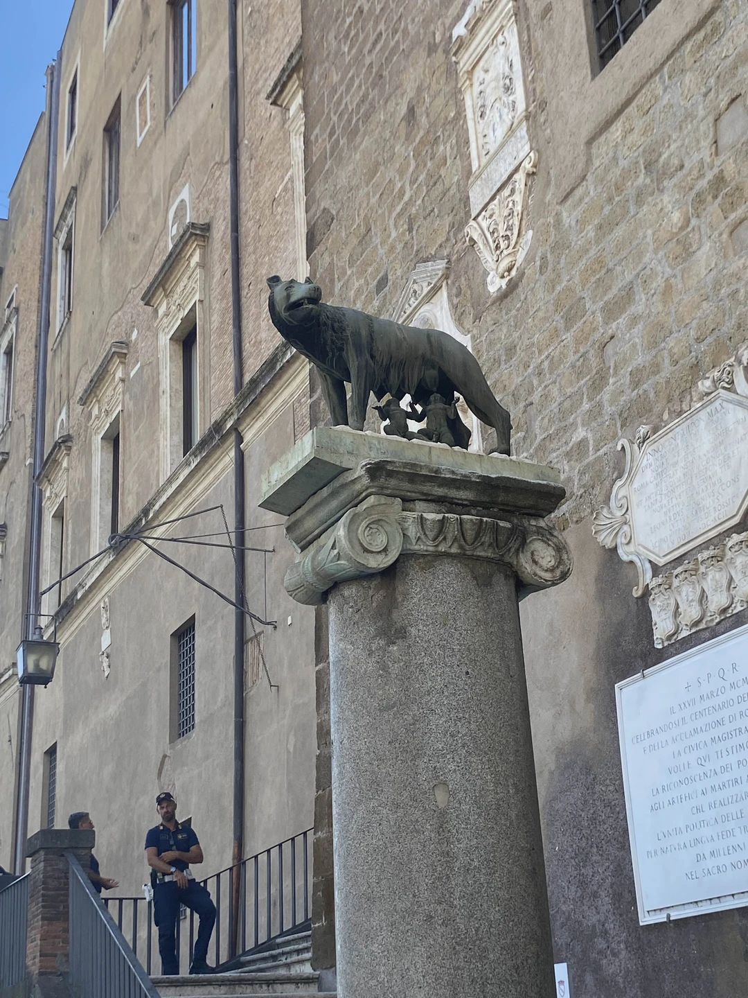 Мы очень благодарны Веронике за наше первое знакомство с Римом. Экскурсия была очень содержательная и интересная