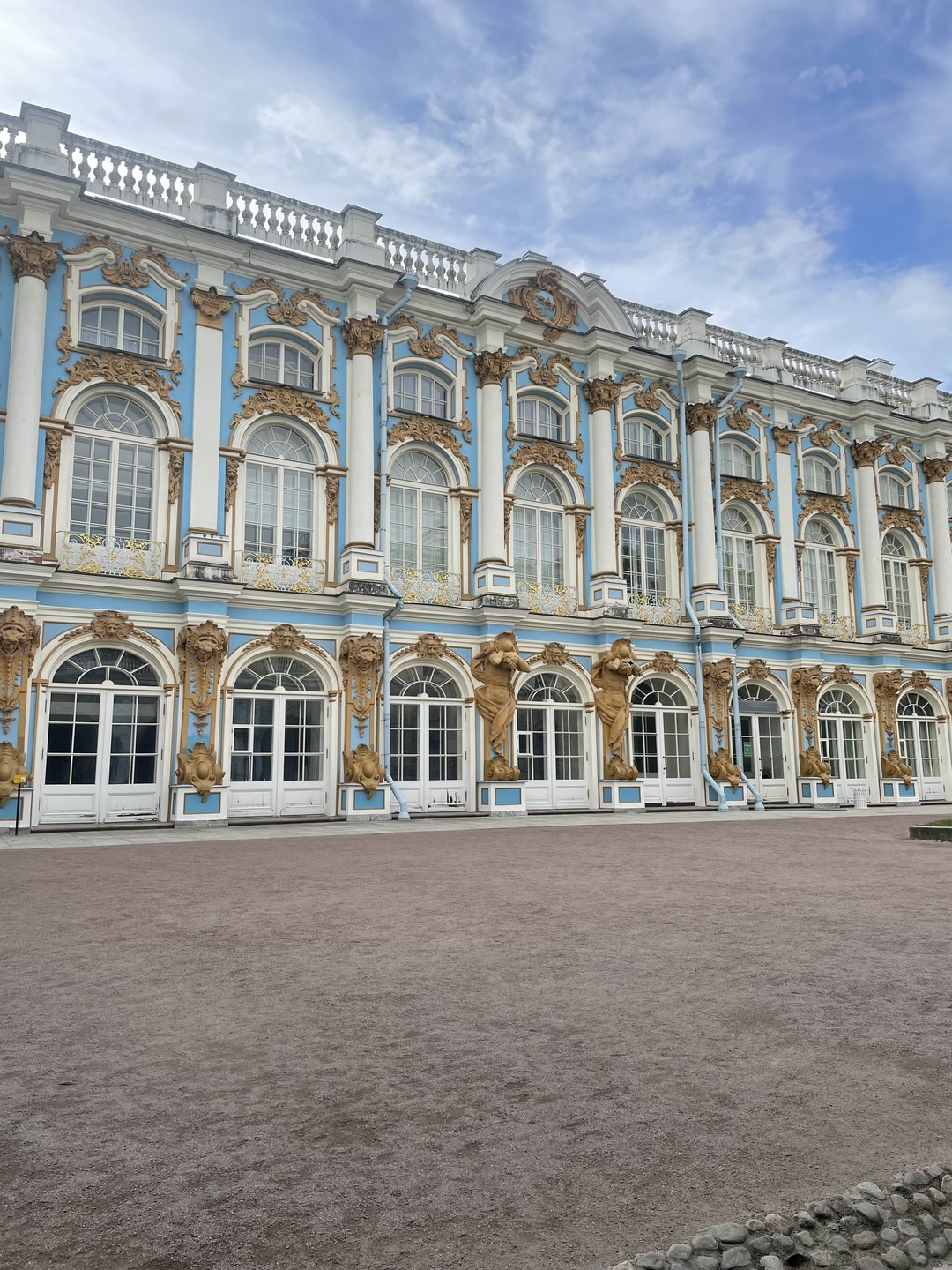 Нам ОЧЕНЬ повезло с гидом, Вера гид с огромным опытом, энциклопедическими знаниями, деликатно и бережно вела