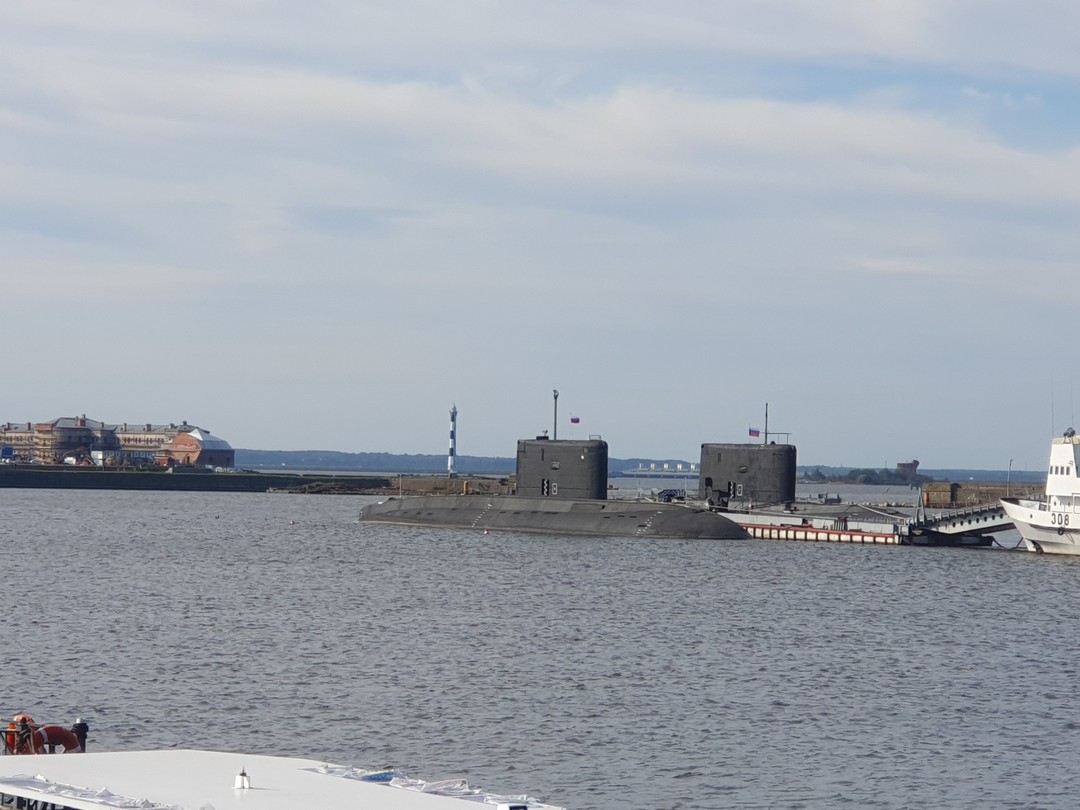 Из Санкт-Петербурга в Петергоф и Кронштадт: 2 города за 1 день (Кристина)