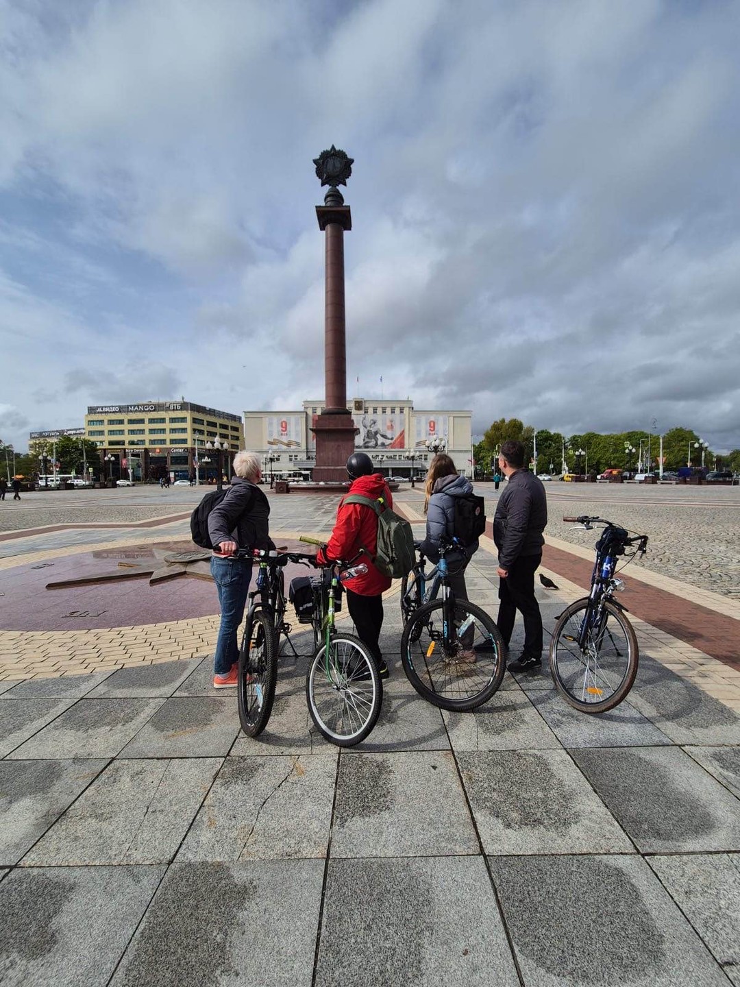 🚴 Велоэкскурсия по Калининграду с Александром — это настоящая находка! ⠀ Гид — потрясающий человек, профессор