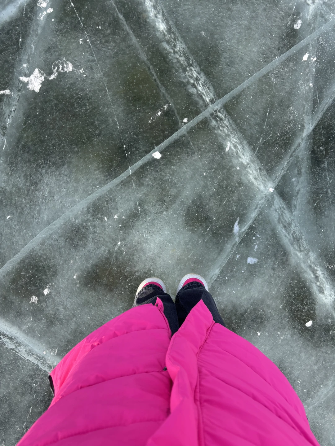 Очень умный и начитанный гид, всю дорогу провели за интересным разговором