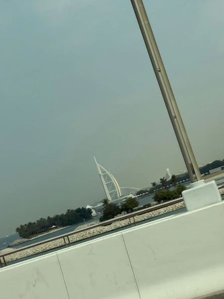 Экскурсия понравилась. Не утомительно, хотя и на целый день. Были с детьми, учитывали некоторые детали для