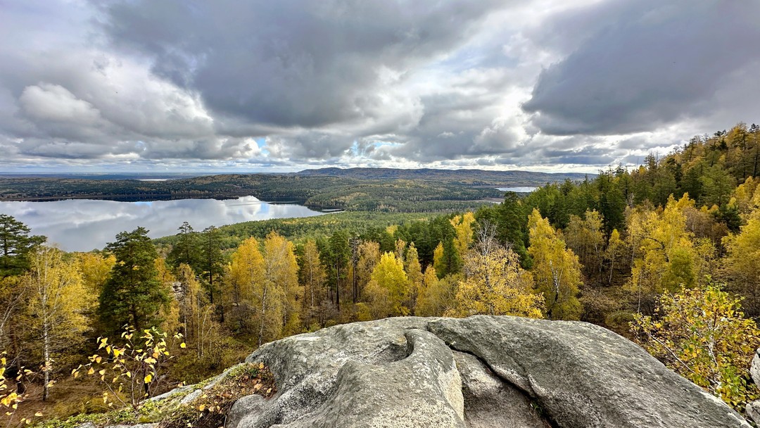 На эту экскурсию мы с семьей ездили 27 сентября. Аракульские Шиханы – это то место, которое