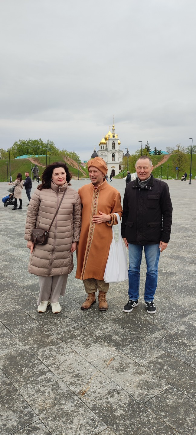 Экскурсия прошла на отлично. Не смотря на погодные условия(на кануне в Дмитрове прошёл ураган, снег). Геннадий