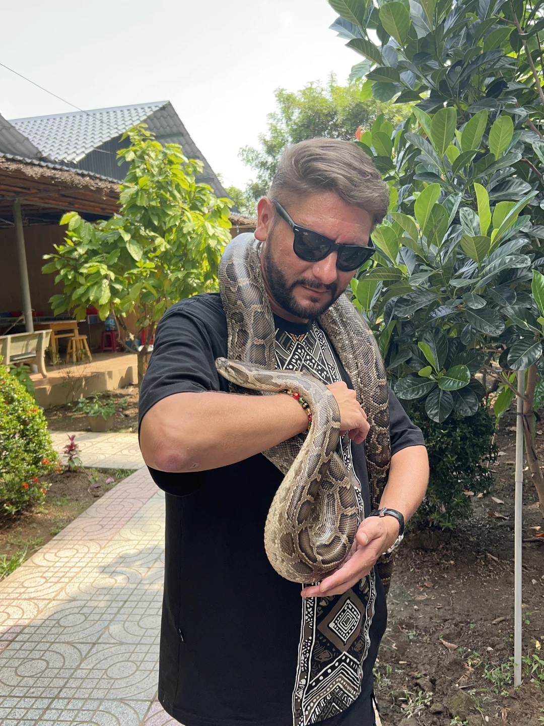 Красиво и познавательно. Кханг (Коля) прекрасный экскурсовод