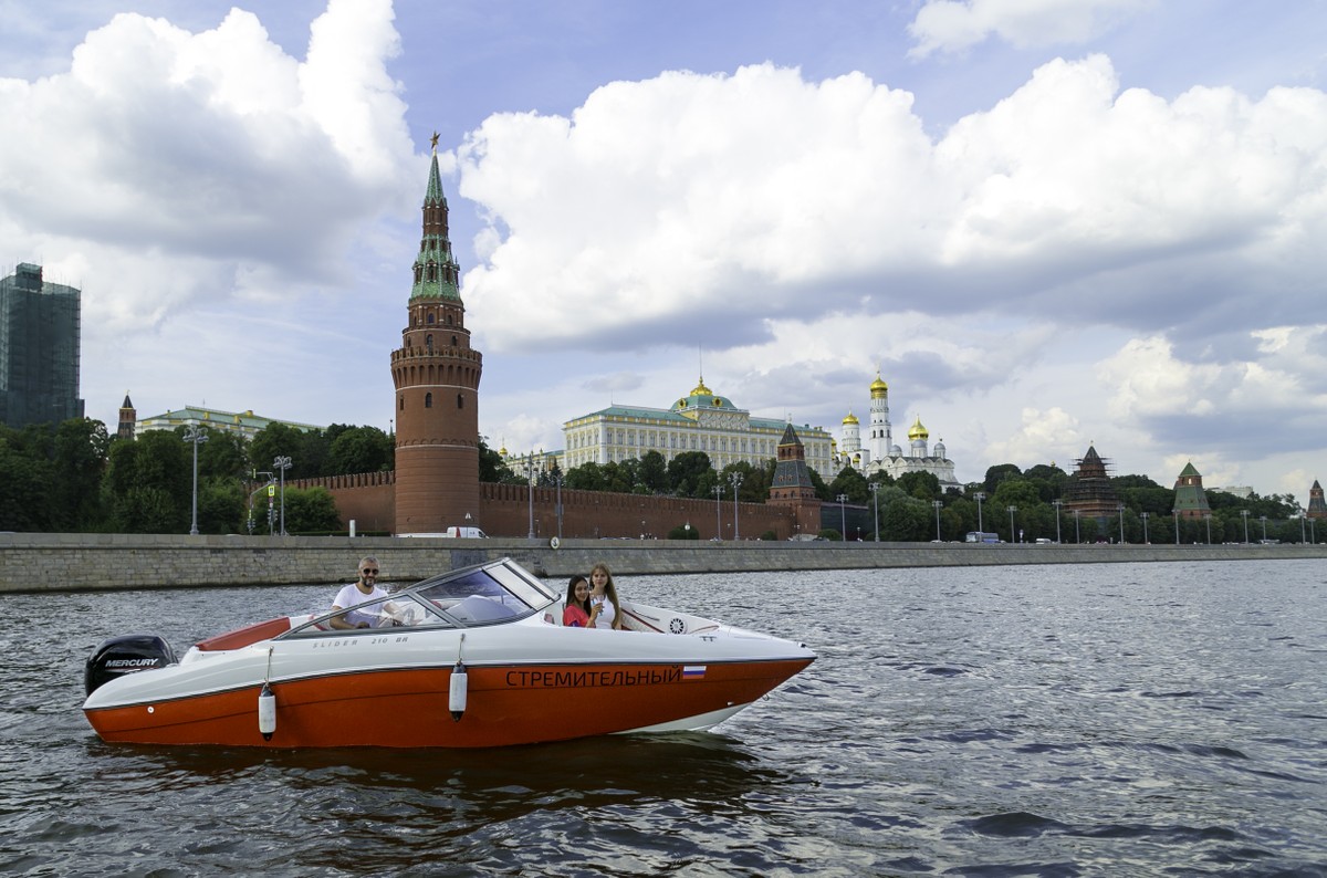 Фото 1 - Экскурсия: "Большое путешествие по Москве-реке на катере"