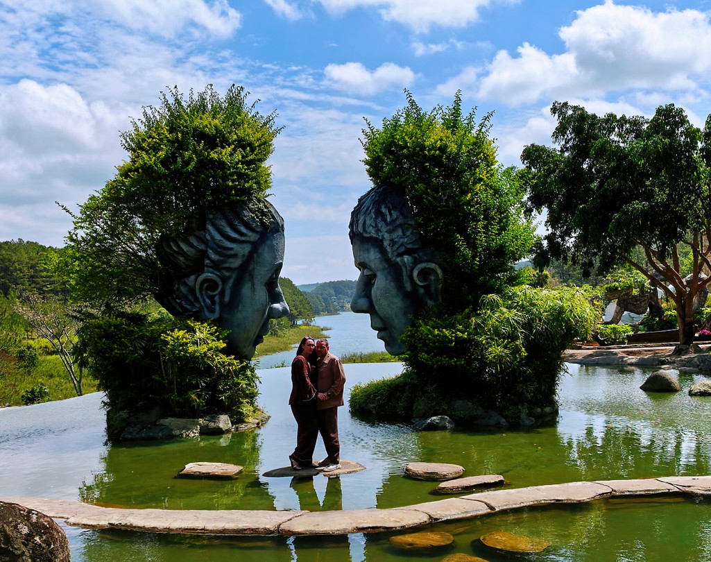День бомбита! Далат шикарный, нам одного дня хватило, увидели все, что нам было надо. Машина отличная