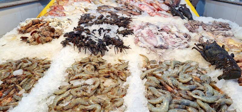 Прекрасная прогулка по Марине, с заходом в Эль Мина и рыбный рынок. Очень комфортная атмосфера