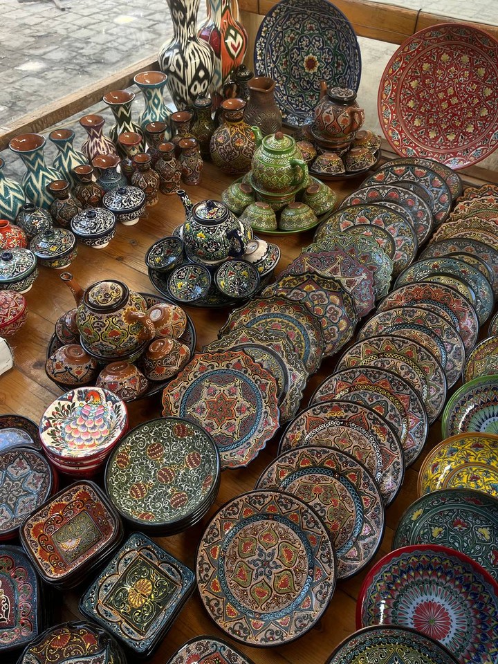 Просто шикарная экскурсия по городу Бухара, приятный гид, интересный рассказчик, прекрасное изложение материала, и замечательный, совершенно