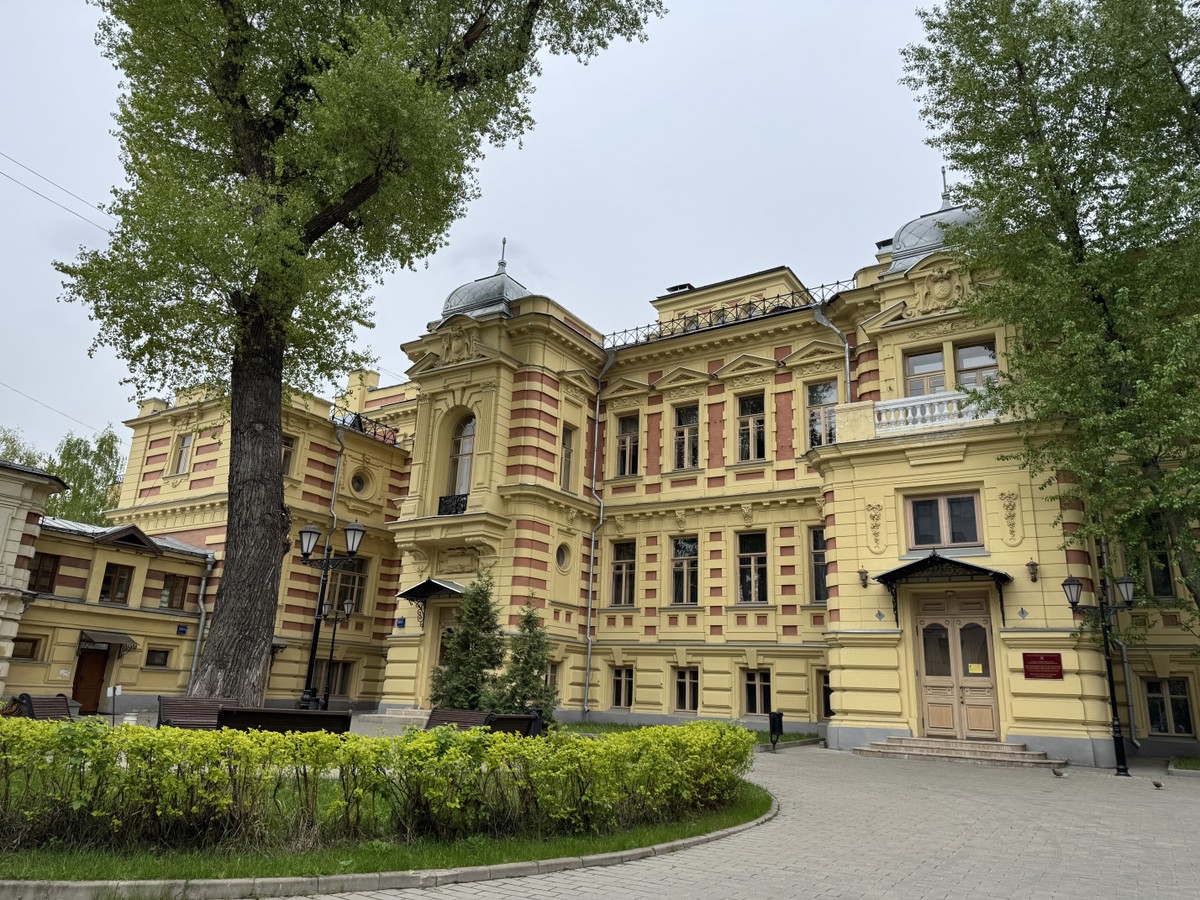 Басманный: по следам иностранцев в Москве