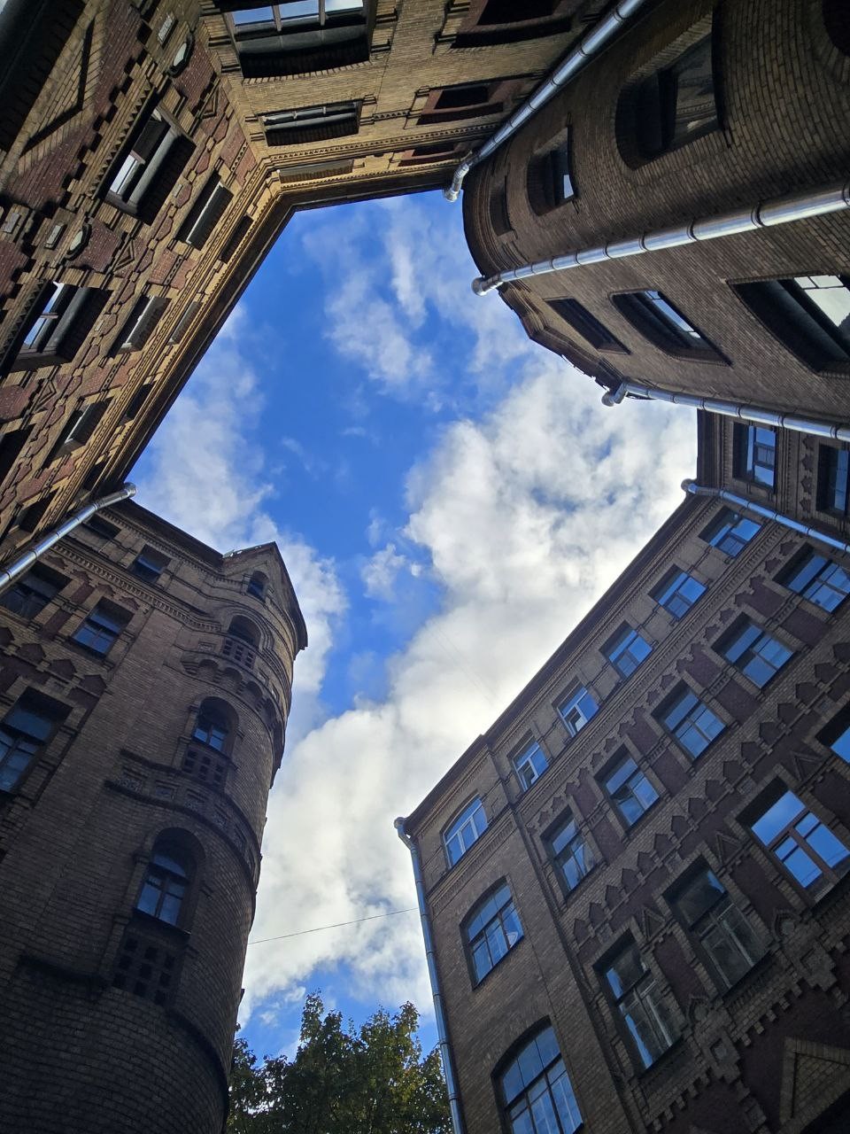 Питерский лайфстайл: по старинным парадным и дворам-колодцам доходных домов (Олеся)