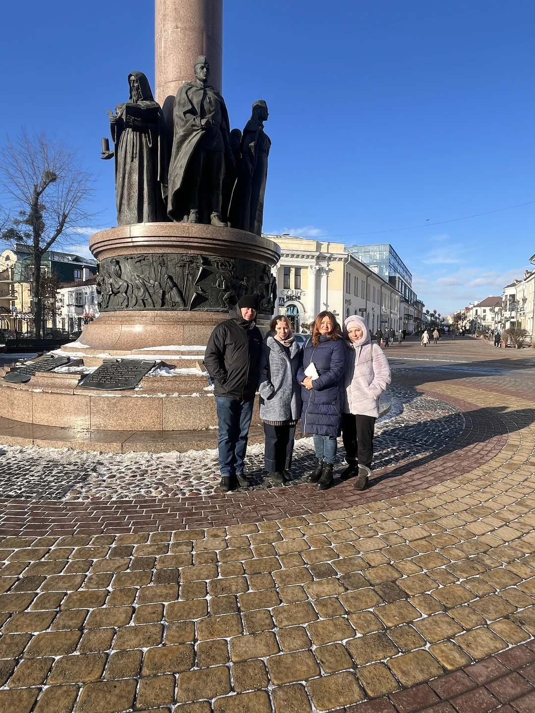 Нам очень понравилась экскурсия по Бресту с Екатериной! Материал был изложен в простой и понятной форме