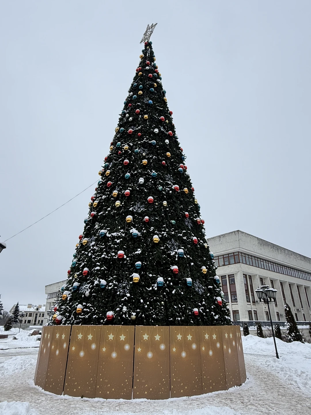 Были на экскурсии в январские праздники! 4 взрослых и 2 подростка! Было ощущение, что гуляли с