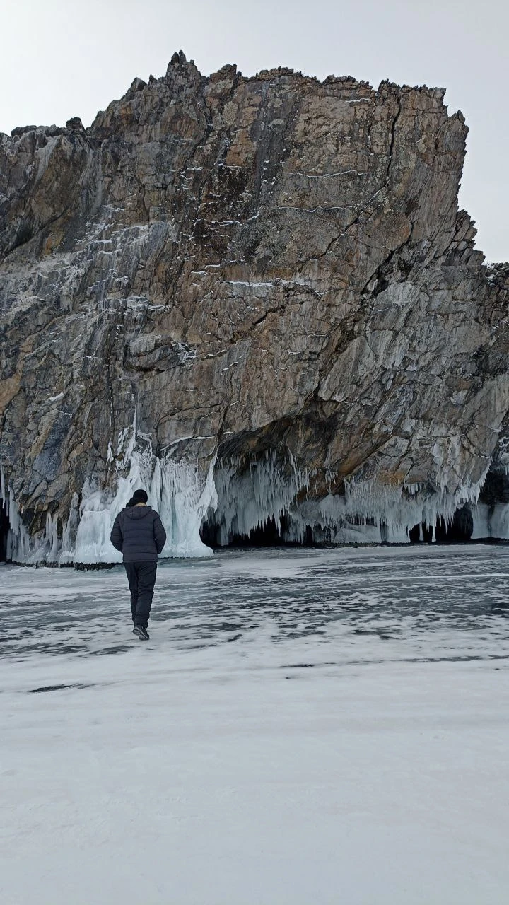 У нас был экскурсовод Андрей. Очень просто и понятно, а главное весело сопроводил нас в этот