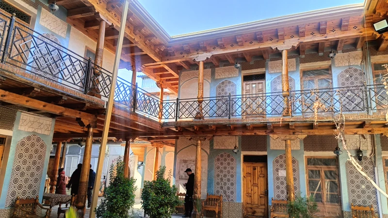 Спасибо Манзуре за знакомство с Бухарой, за интересный рассказ об истории, не перегруженный при этом деталями