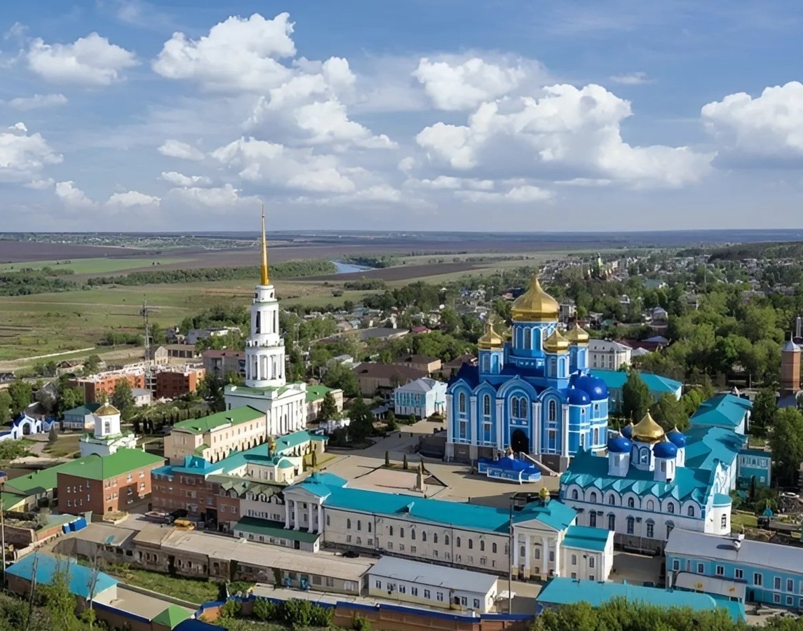 В Рождество-Богородицкий монастырь и усадьбу Скорняково-Архангельское (на вашем авто)