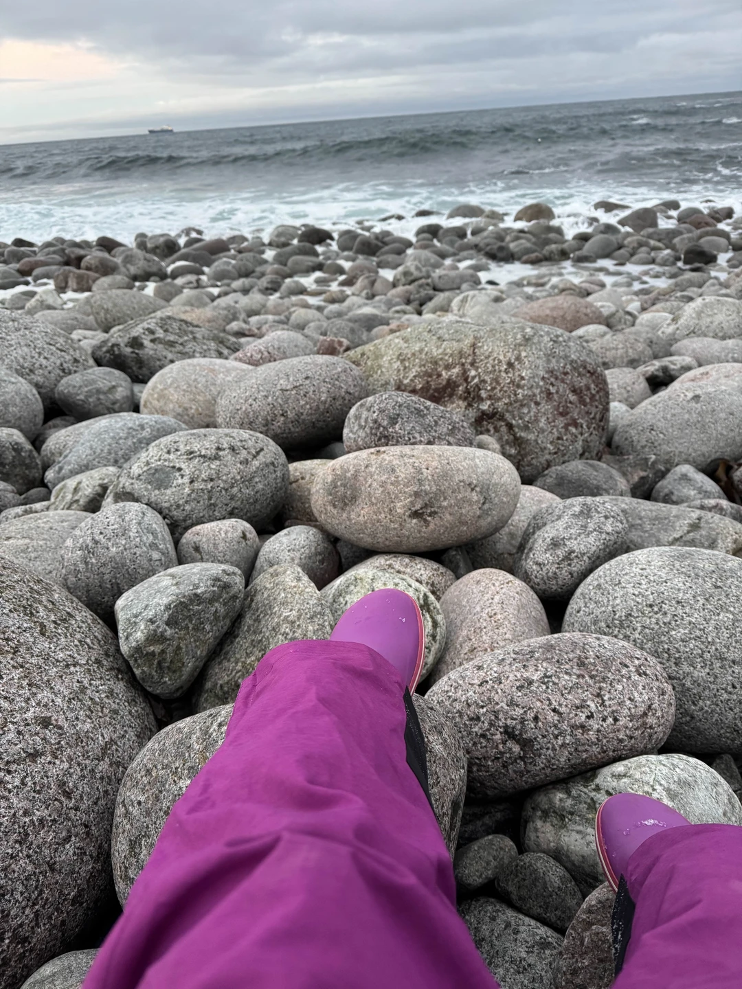 Возил нас Алексей, было легко и непринужденно, сплочено, Алексей всю поездку рассказывал много интересного, галантный и