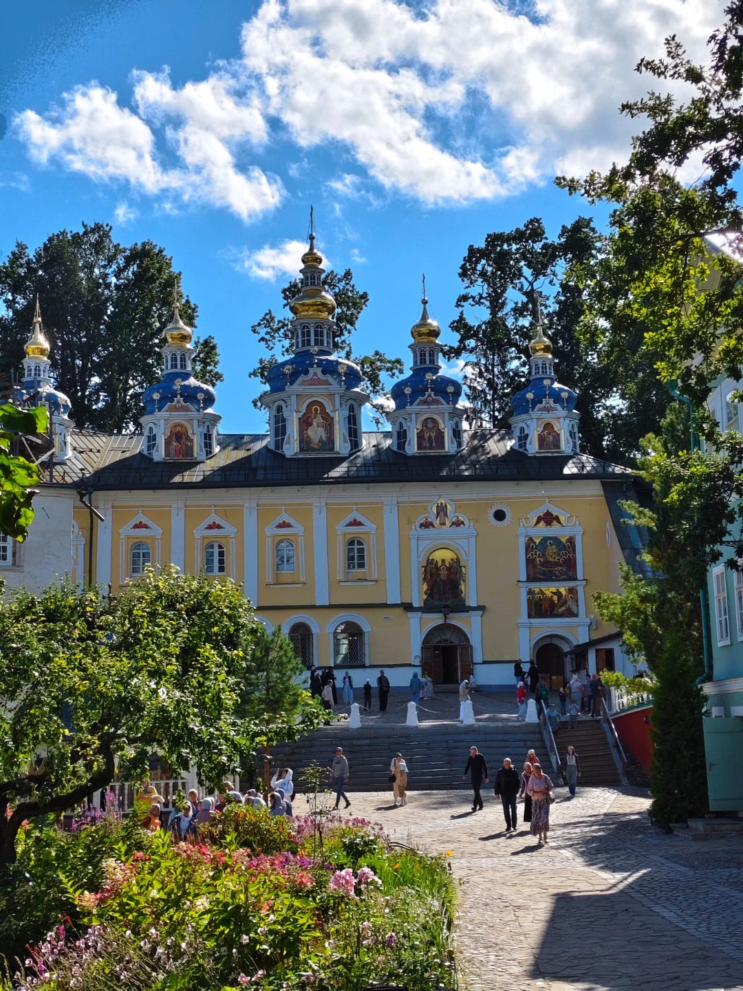 На автобусе в Изборск и Печоры (Наталья)