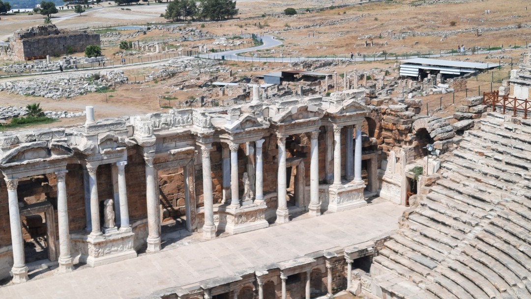 Вначале хотелось бы поблагодарить организаторов экскурсии: гидов Викторию, Иита, а также профессионала- водителя Ферида. Ребята -