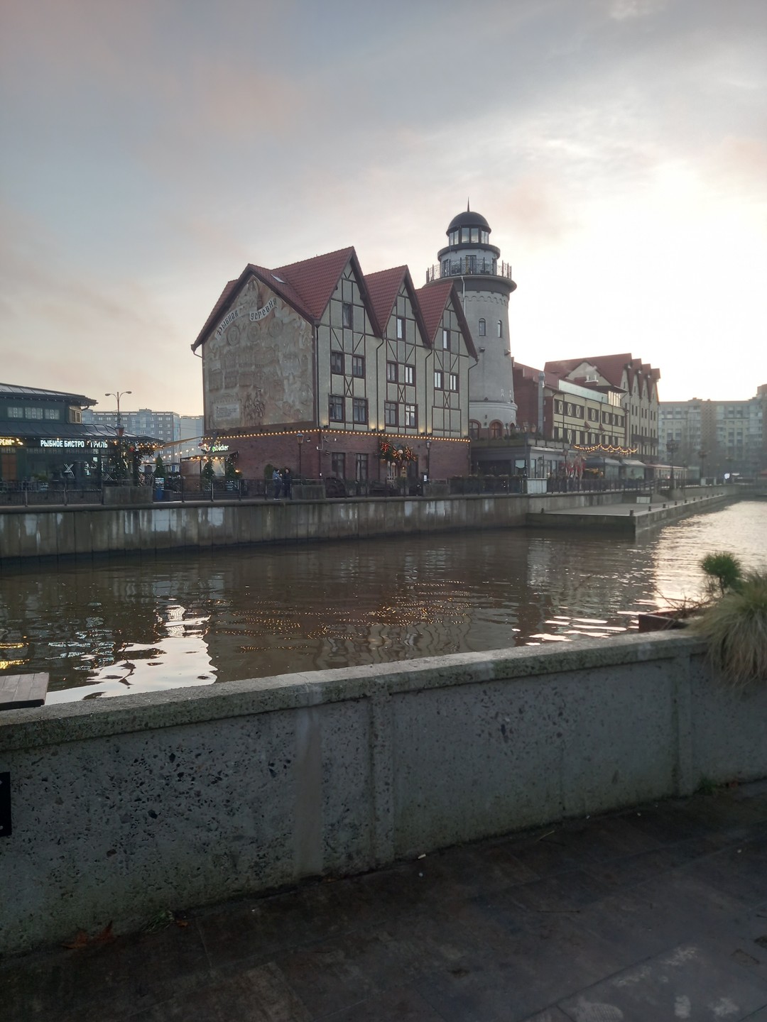 Огромное спасибо Надежде! Незабываемая экскурсия и гид) приятная, эрудированная девушка, полностью соответсвующая эпохе сделала день знакомства