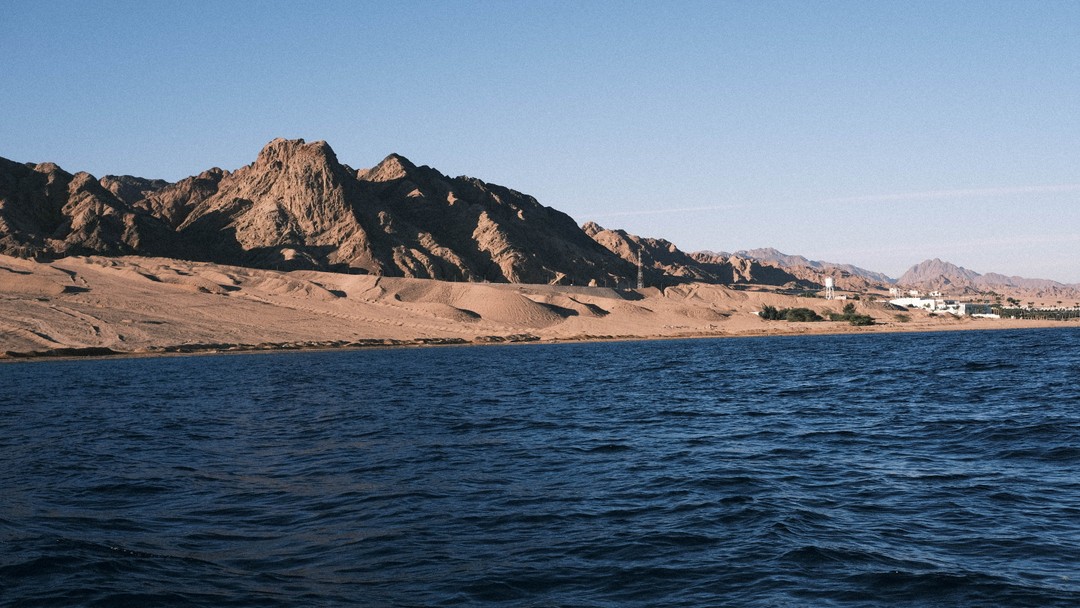 Спасибо Валиду за прекрасную возможность увидеть Дахаб и попробовать себя в рыбалке! Очень красивое место, комфортная