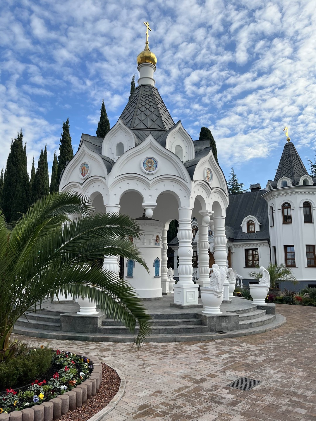 Очень понравилась групповая экскурсия с Владимиром! Интересно рассказывает об исторических фактах города, отвечает на все интересующие