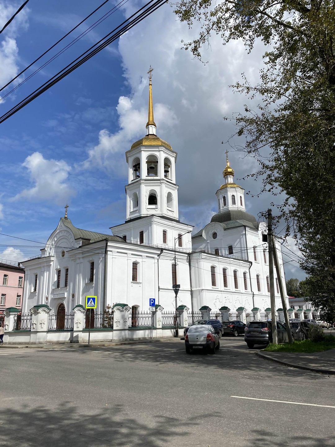 Антонина - прекрасный рассказчик и знаток города, приятный и доброжелательный человек. Маршрут был составлен интересно, получили