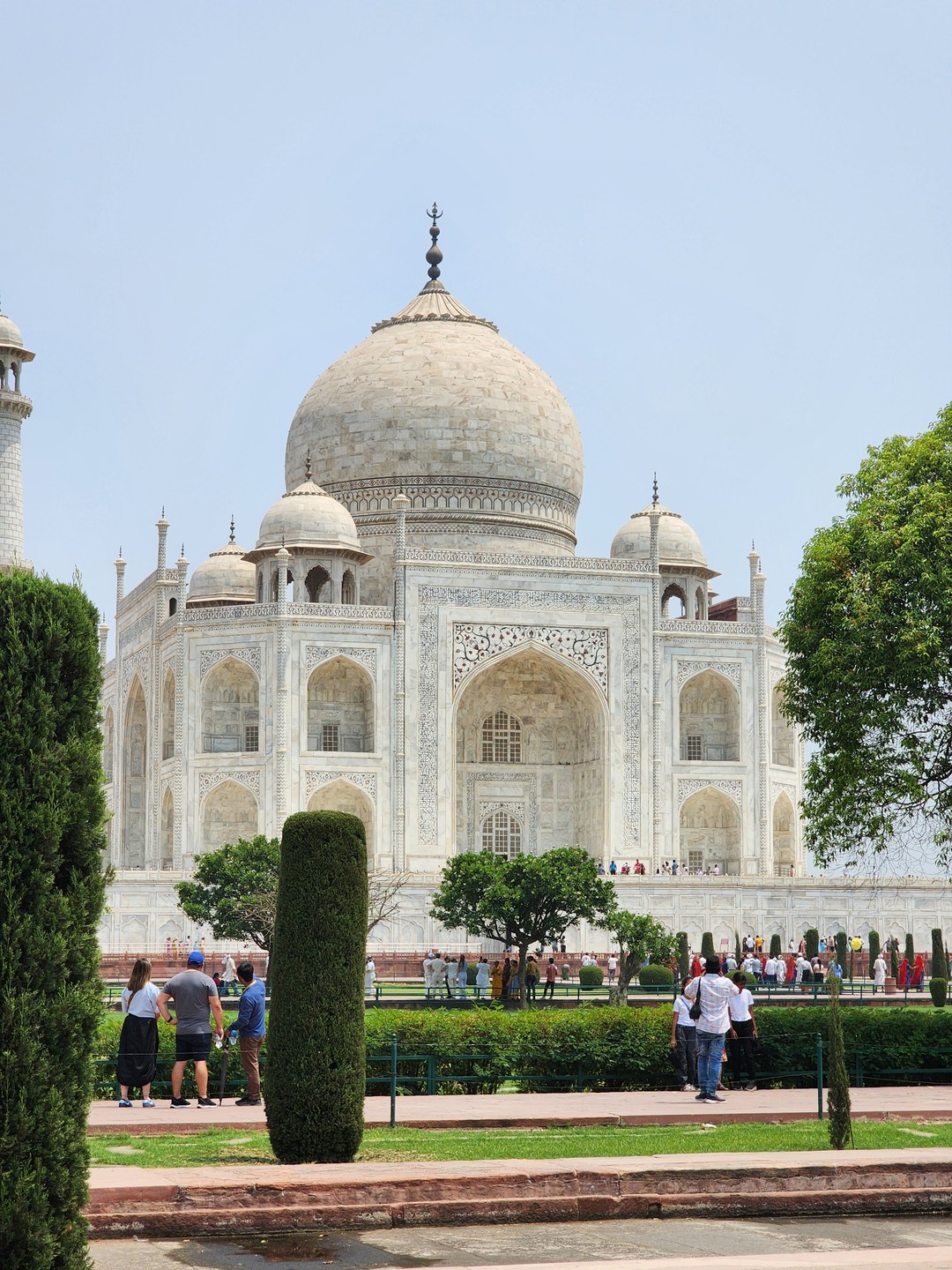 Все понравилось. Огромное спасибо гиду, очень интересно рассказал про историю Тадж Махала
