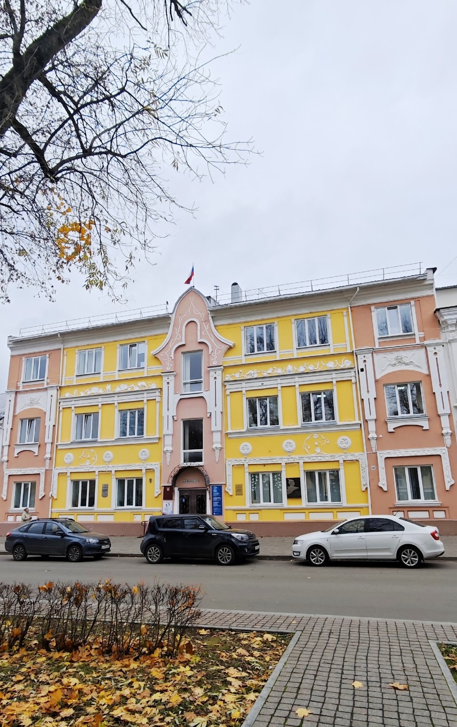 Экскурсия понравилась. Нашим гидом была Маргарита. Интересный эрудированный рассказчик. Прогулка прошла на одном дыхании. Спасибо!