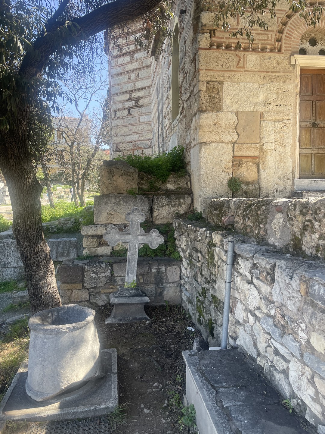 Большое спасибо за эту экскурсию! Нам повезло попасть на Агору в жаркий февральский день и мы