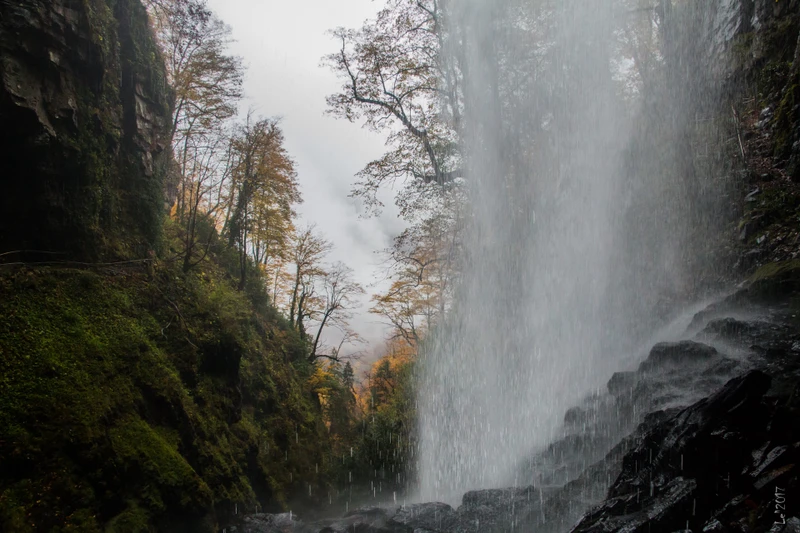 Города-призраки восточной Абхазии и парк водопадов (из Сочи)