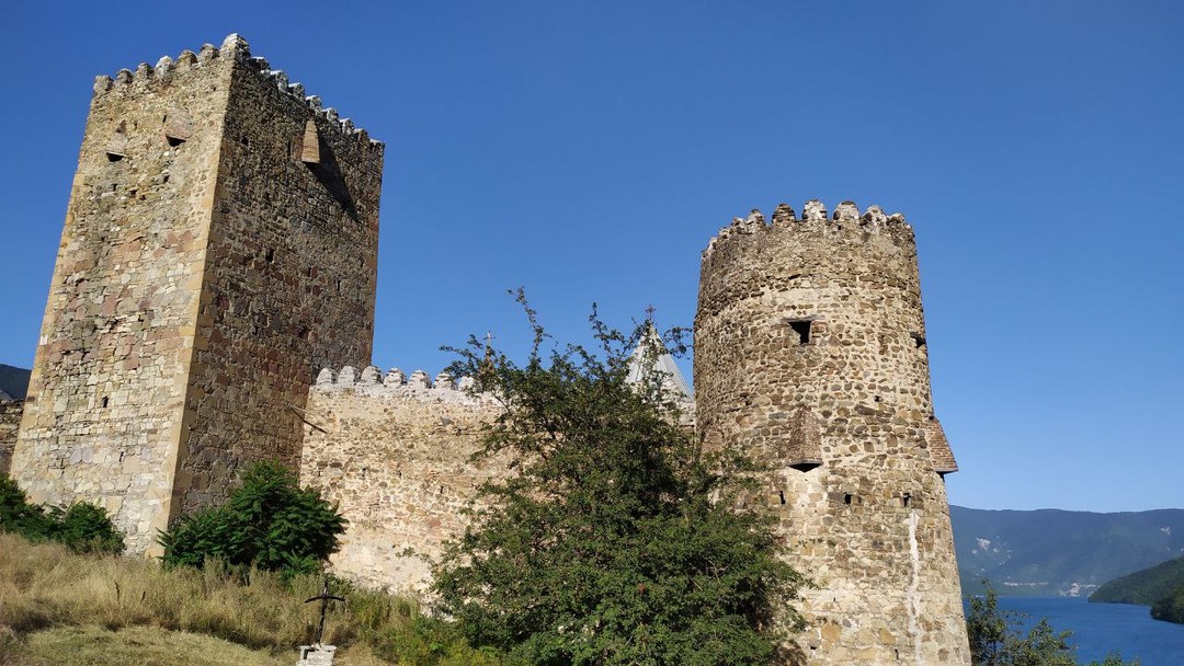 У нас была индивидуальная экскурсия с Ольгой. Нам очень понравилось. Было интересно, насыщенно и комфортно. Потрясающие места, дух захватывает!