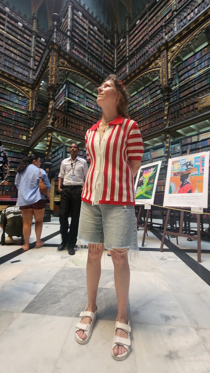 Провели познавательную и увлекательную прогулку в компании Андрея. Экскурсия была интересная, маршрут продуманный. Андрей заботился о